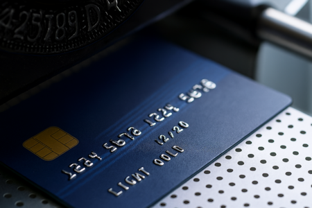 Что такое эмбоссирование пластиковых карт простыми словами